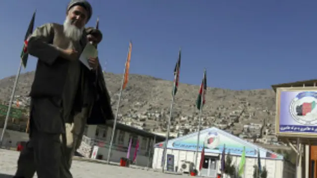 مشورتي لویې جرګې ته شاوخوا ۲۵۰۰ کسان رابلل شوي.