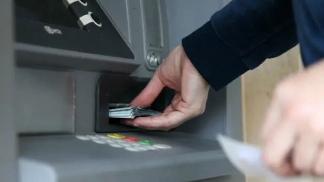 एटीएम मशीन