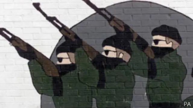 Grafiti del IRA, el que fuera el principal grupo armado republicano de Irlanda del Norte.