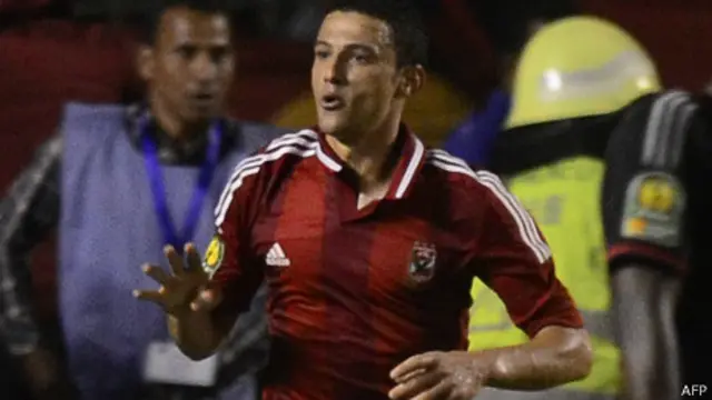 نفى عبد الظاهر وجود دوافع سياسية وراء تلويحه بـ"إشارة رابعة"