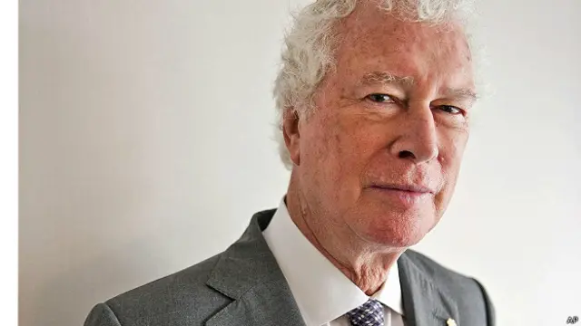 کن تیلور، سفیر سابق کانادا در ایران از جمله کسانی است که در مستند "مامور ما در تهران" سخن گفته است