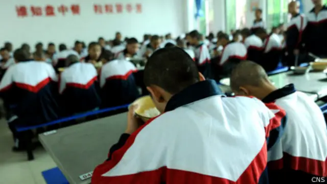 重庆一所未成年劳教所内的少年们