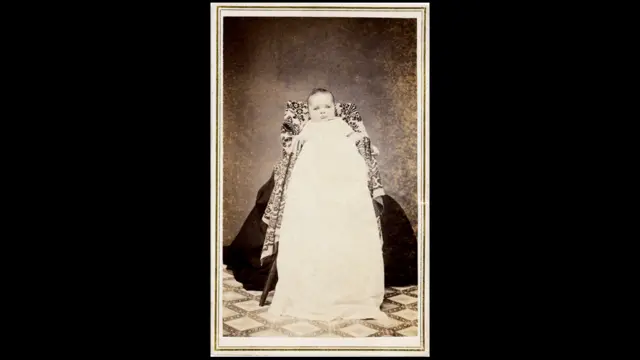 'दी हिडेन मदर', मैक (MACK) और नुवेयु मुसी नैशनल डी मोनाको