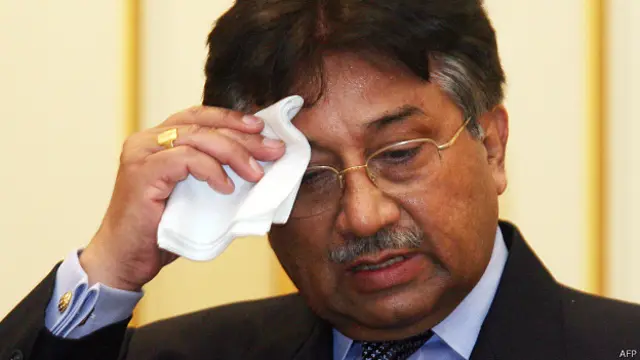 وکیلِ استغاثہ اکرم شیخ نے کہا کہ مقدمہ یہ نہیں کہ پرویز مشرف نے ملک یا قوم سے غداری کی ہے بلکہ معاملہ آئین شکنی کا ہے