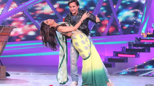 अपनी फ़िल्म 'बुलेट राजा' का प्रमोशन करने सैफ़ अली ख़ान जा पहुंचे 'नच बलिए' के सेट पर. यहां उन्होंने शिल्पा शेट्टी के साथ डांस किया. बुलेट राजा 29 नवंबर को रिलीज़ हो रही है.