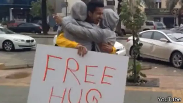 Tawaran pelukan gratis di Saudi