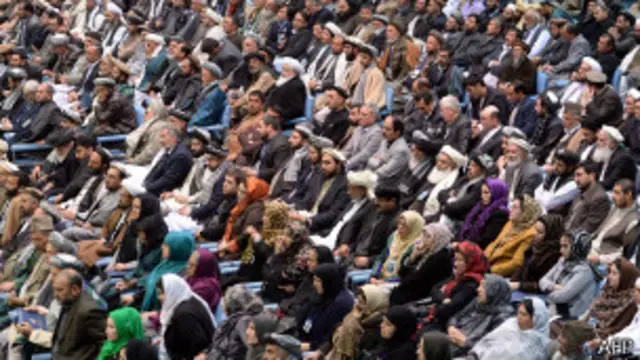 رئیس جمهور کرزی ۴ روز پیش از آغاز لویه‌جرگه گفت هر دیدگاهی را که لویه‌جرگه مشورتی در مورد قرارداد امنیتی با آمریکا ارائه کند، دیدگاه ملت افغانستان است.