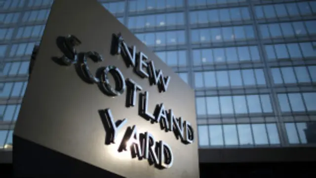 الشرطة عرفت بعد اتصال هاتفي من إحدى الجمعيات الخيرية.