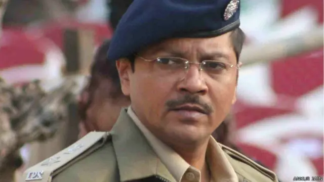 गिरीश सिंघल, गुजरात पुलिस के अधिकारी