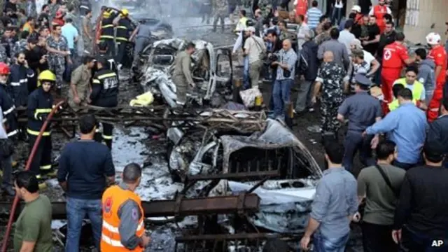 در حمله انتحاری به سفارت ایران در بیروت در نوامبر ۲۰۱۳ دست‌کم ۲۲ نفر کشته شدند