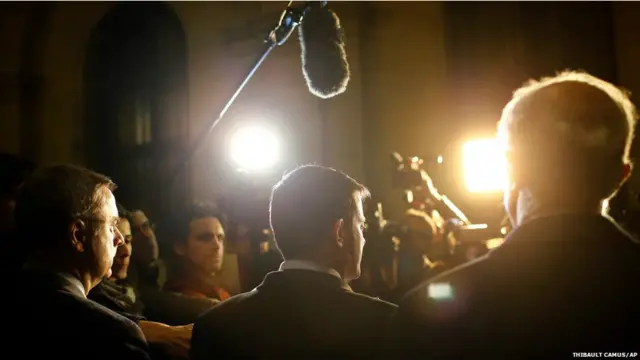 पेरिस, अखबार