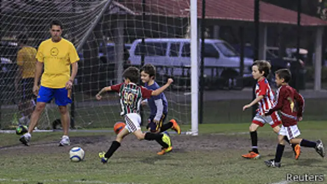 Niños fútbol