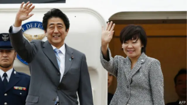 日本首相安倍晉三和夫人安倍昭惠(資料照片,23/09/2013)