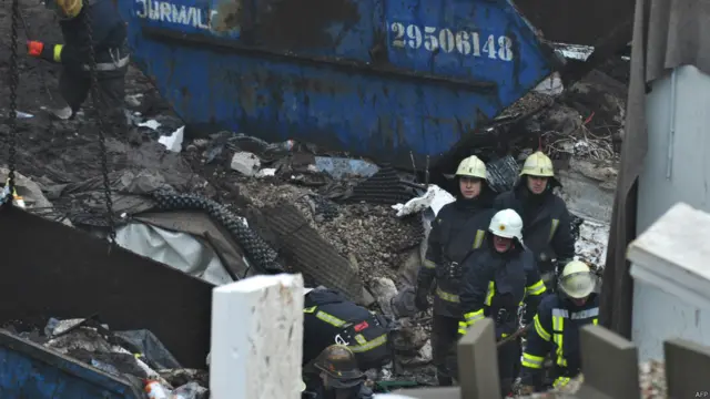 Petugas penyelamat di Latvia