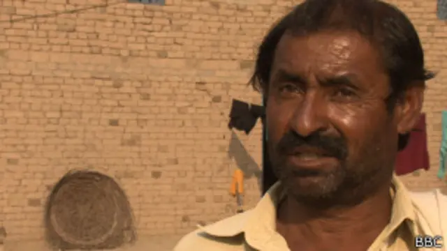 پچھلے سال دریا تھوڑا دور تھا لیکن اس دفعہ تو وہاں تک چلا گیا جہاں ہمارا ٹیوب ویل لگا تھا۔ نصر اللہ