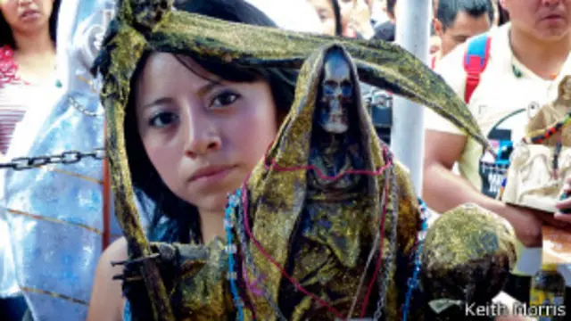 Seguidora de Santa Muerte. Foto: Keith Morris