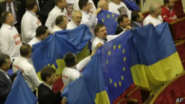 Парламентарии в Верховной раде