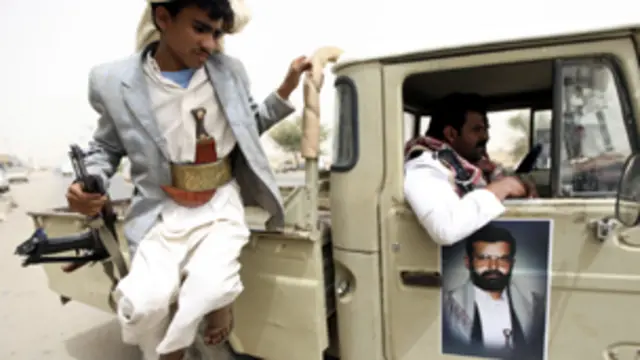 يدور قتال في صعدة بين الحوثيين والسلفيين