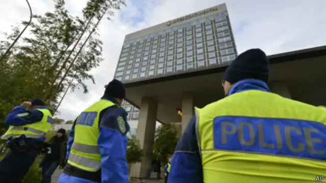 伊朗核问题谈判在日内瓦洲际酒店举行（21/11/2013）