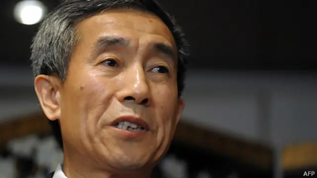 李飛離開香港前會見媒體記者（23/11/2013）