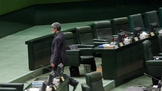 انتقادات علی مطهری از مقام‌های عالی جمهوری اسلامی صریح‌تر از رویه معمول است