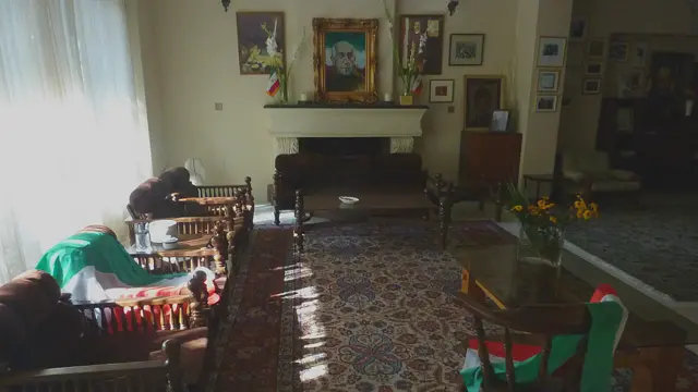 اتاق پذیرایی خانه فروهرها