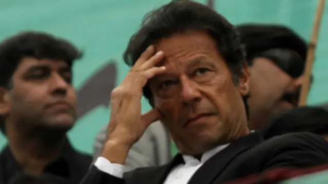 عمران خان نے خیبر پختونخواہ حکومت سے مطالبہ کیا کہ وہ نیٹو سپلائی بند کرنے پر غور کرے۔