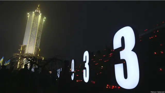 Цього дня вшановують загиблих від трьох голодоморів: 1921-23, 1932-33 та 1946-47 років, другий з яких був наймасовішим за кількістю жертв.