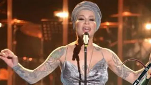 "Бу қўшиқни ўзим танладим, у бошидан охиригача мен хақимда куйлангандек", дейди Наргиз.