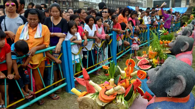 बंदरों की दावत, थाईलैंड