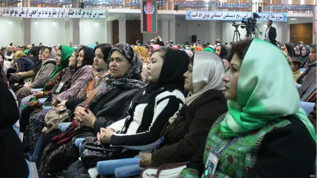 ولسمشر کرزی غواړي د دغه تړون لاسلیک په اپریل میاشت کې د نویو ټاکنو تر مهاله وځنډوي.