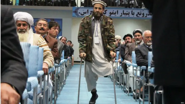 د جرګې غړو له ولسمشر حامد کرزي وغوښتل، چې د سږ کال له پای ته رسېدو مخکې له امریکا سره یاد تړون لاسلیک کړي.