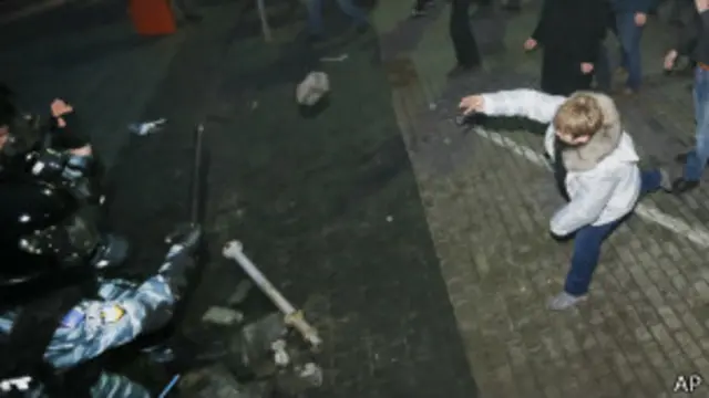 Столкновения у здания кабинета министров Украины