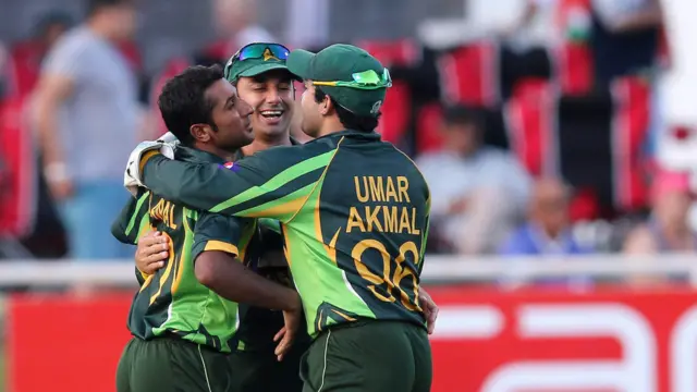 صرف 131 رنز پر سات وکٹیں گرنے کے بعد دونوں کی قیمتی 74 رنز کی شراکت کے سبب پاکستانی ٹیم 218 رنز تک پہنچنے میں کامیاب ہو سکی اور جب اس سکور کے دفاع کا وقت آیا تو یہی دونوں جنوبی افریقی بیٹنگ کے قدم روکنے میں پیش پیش تھے۔پاکستان کی جانب سے بلاول بھٹی نے تین، انور علی اور سعید اجمل نے دو دو کھلاڑی آؤٹ کیے۔