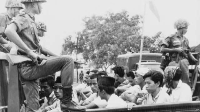 Permintaan maaf atau pernyataan penyesalan Presiden itu ditujukan kepada korban kekerasan pasca peristiwa G30S dan bukan kepada PKI, kata Komnas HAM.