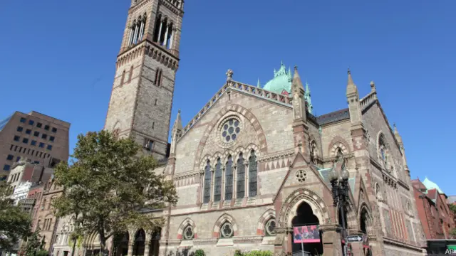 'दी वे साम बुक' दो प्रतियां बोस्टन के ओल्ड साउथ चर्च में हैं. इसी में से एक प्रति नीलाम हुई