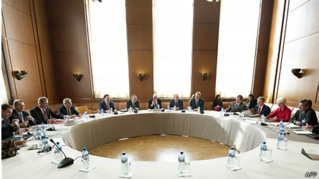 نشست دیپلمات های آمریکا و روسیه به همراه اخضر ابراهیمی، برای تدارک کنفرانس ژنو ۲