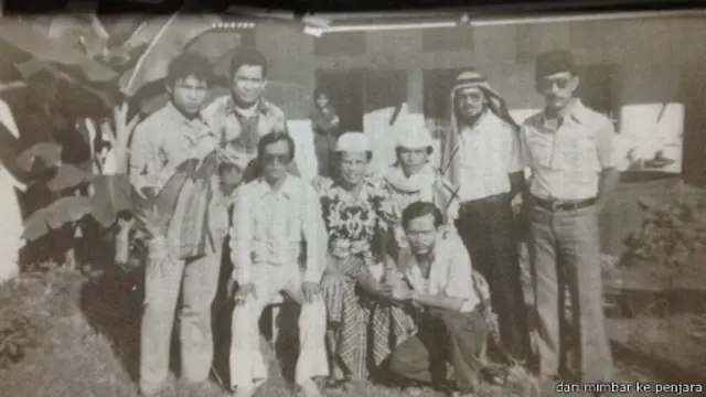 Sebagian napol Orde Baru yang dicap "ekstrim kanan", antara lain kasus kerusuhan Priok 1984.