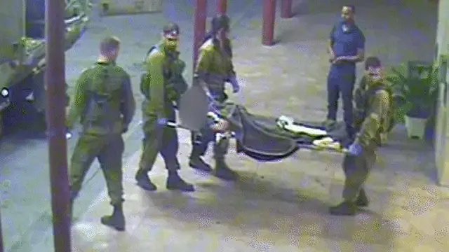 Israelíes trasladan a herido sirio