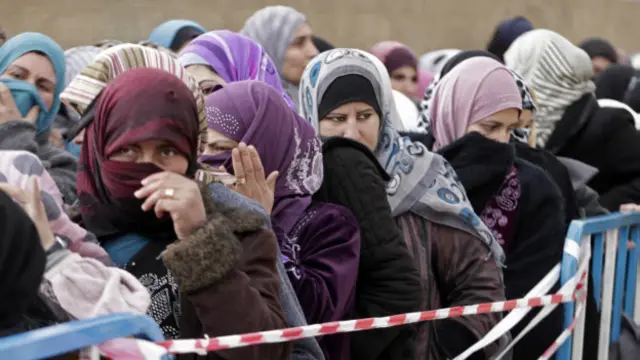 همداشان، راپور کاږي، چې ښځې د بندیانو د تبادلې په مقابل کې هم کارول شوې دي. 