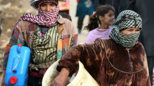 د سوریې په روانه دوه کلنه جګړه کې تر ۱۰۰ زرو ډېر کسان وژل شوي دي. 