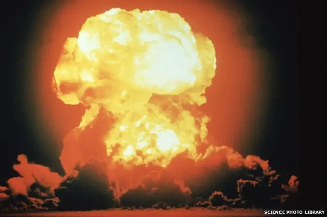 Explosión de bomba atómica