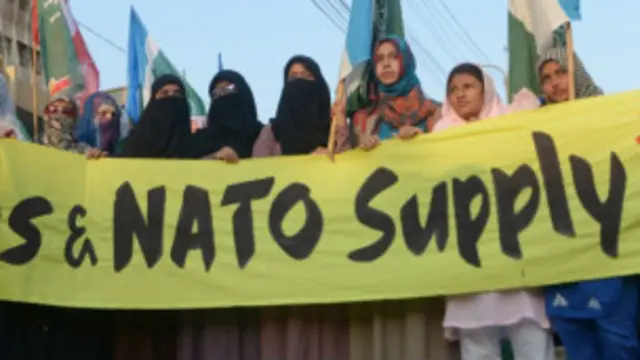 خیبر پښتونخوا کې د پاکستان تحریک انصاف ګوند د ناټو اکمالاتي لاره تر یو لړ مظاهرو وروسته وتړله.