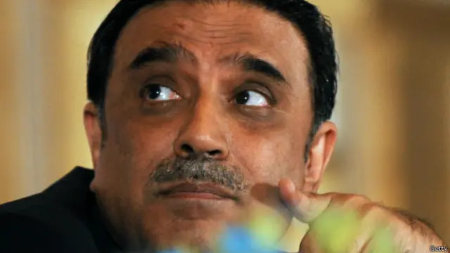 ’سیاست دانوں کے راستے میں رکاوٹیں نہ کھڑی کی جائیں ورنہ اینٹ سے اینٹ بجا دیں گے‘