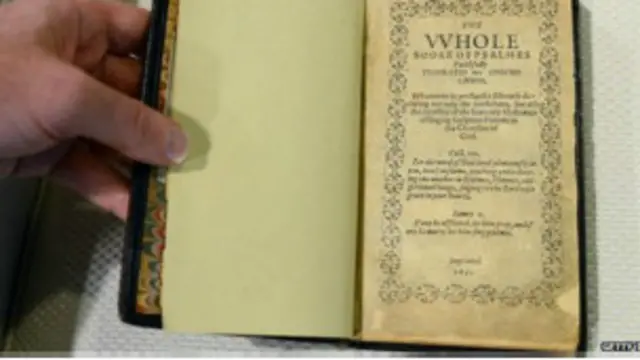 اټکل دی، چې دغه کتاب به " له عبري ژبې انګلیسي ته کټ مټ د یهودي دودیزو مناجاتو په تګه ژباړل شوی".