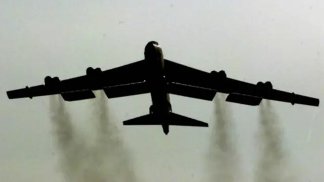 با شروع بمباران سنگین جنگنده‌های غول پیکر آمریکایی در شب هفتم اکتبر ۲۰۰۱ خیلی از افغان‌ها آنرا آغاز زندگی جدیدی می‌دانستند