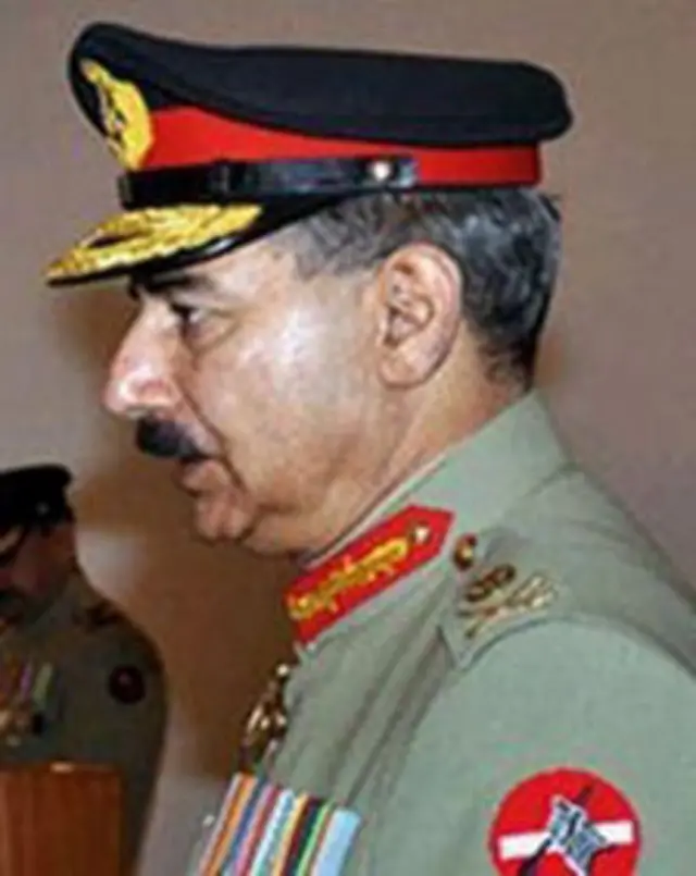 جنرل راشد محمود اس سے قبل چیف آف جنرل سٹاف کے عہدے پر فائز تھے 