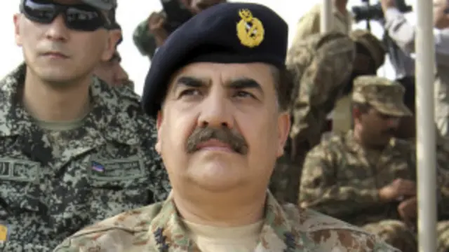 تردې مخکې جنرال شريف د پوځ د ښوونې او روزنې د برخې مشري کوله.