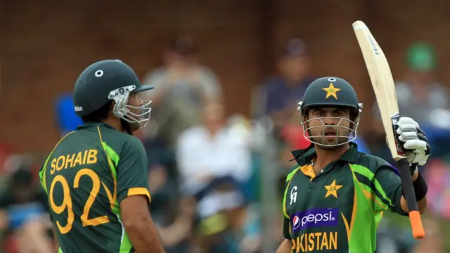 احمد شہزاد نے شاندار کارکردگی کا مظاہرہ کرتے ہوئے سنچری سکور کی۔