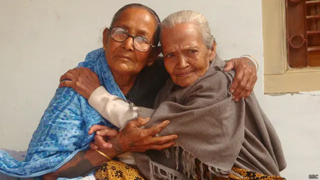 फणीश्वर नाथ की दूसरी पत्नी पद्मा रेणु और तीसरी पत्नी लतिका रेणु में हमेशा प्रेम बना रहा.